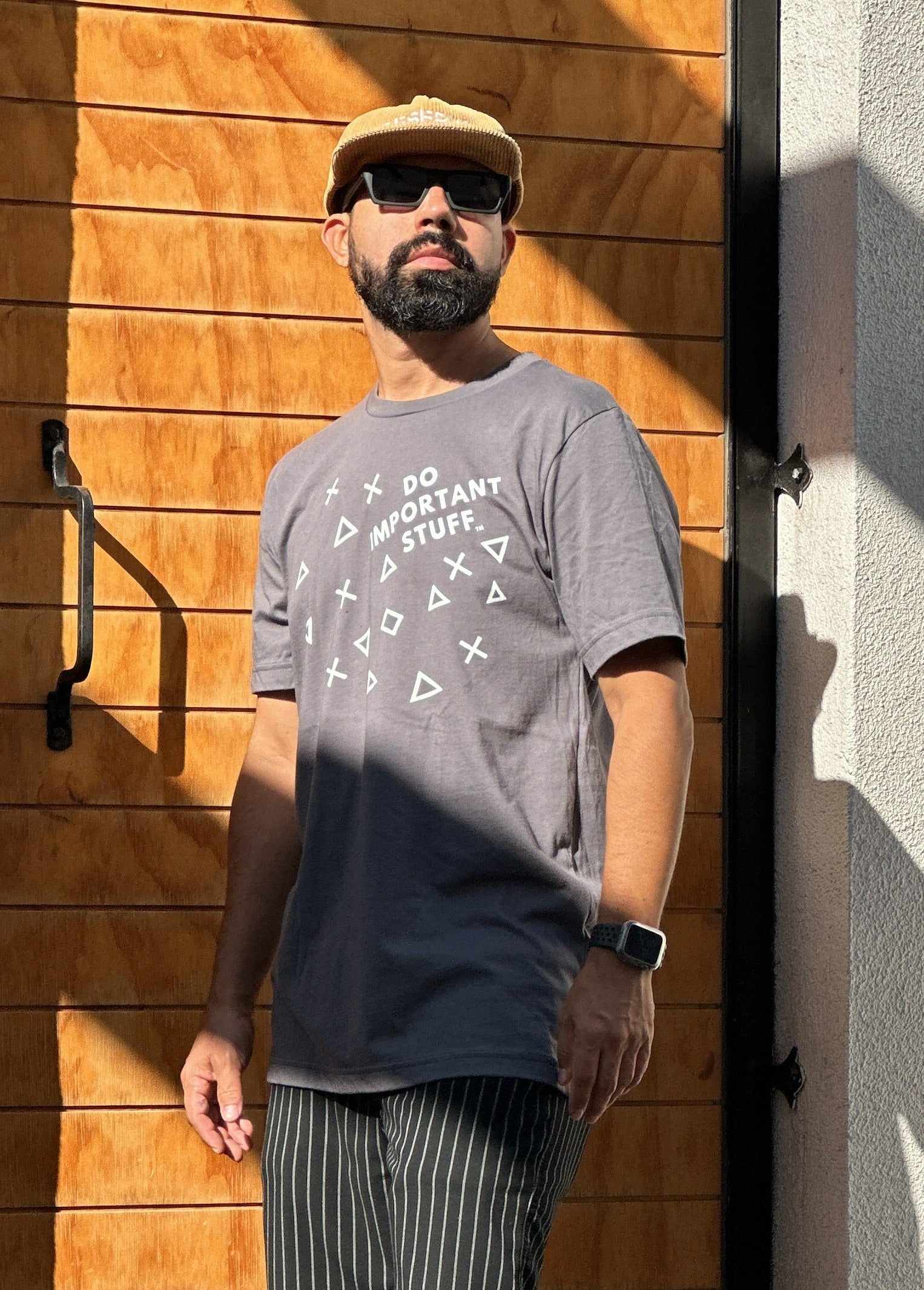 Unisex Do Important Stuff™ T-Shirt Gray